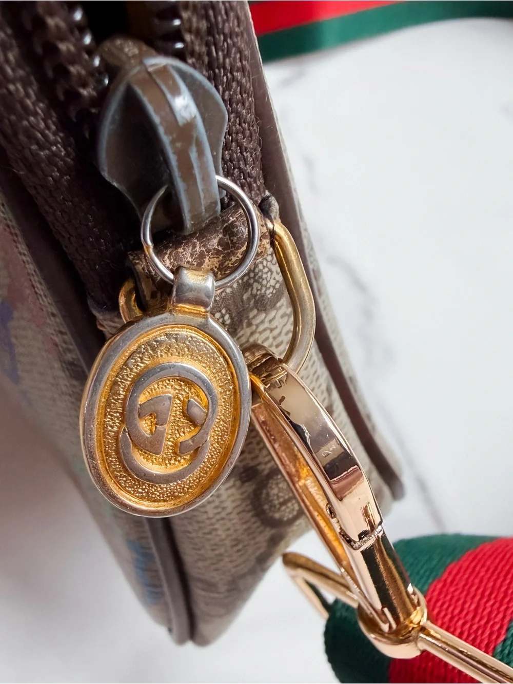 Authentic Gucci Guccissima Clutch as Crossbody ❤️💚 - Picture 6 of 14